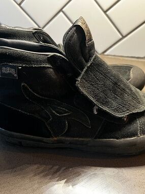 Vintage 1980s Airwalk skate shoes